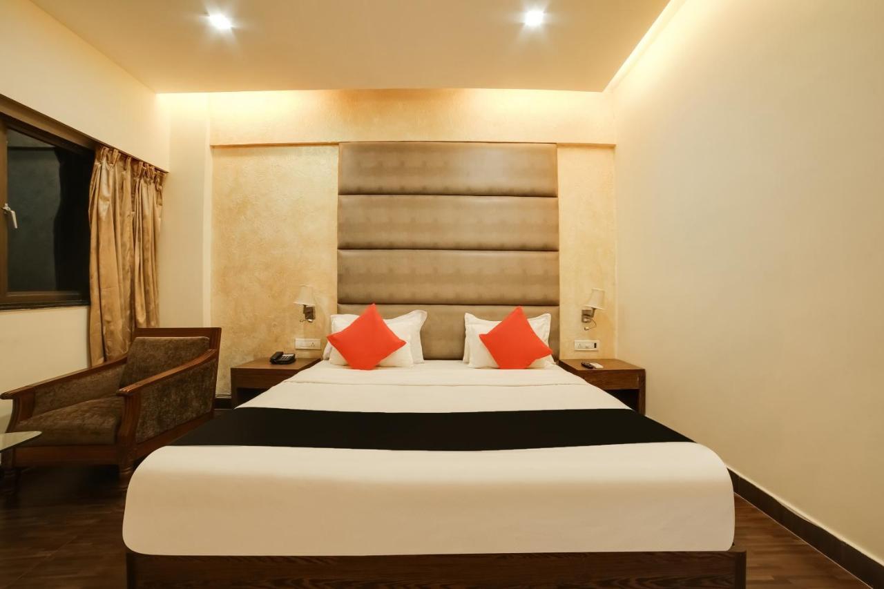 Capital O 61351 Waii International Hotel Bhalukpung Cameră foto